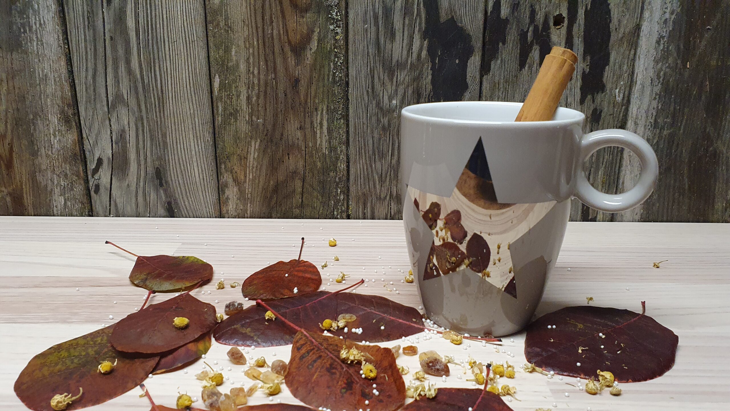 Warme Milch mit Kamille & Zimt